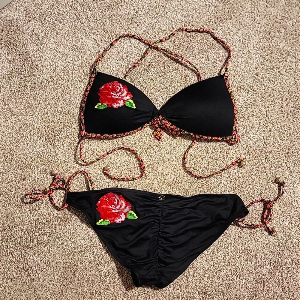 B.Swim Black & Rose bikini